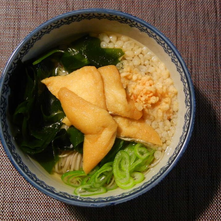 ワカメときつねたぬき蕎麦